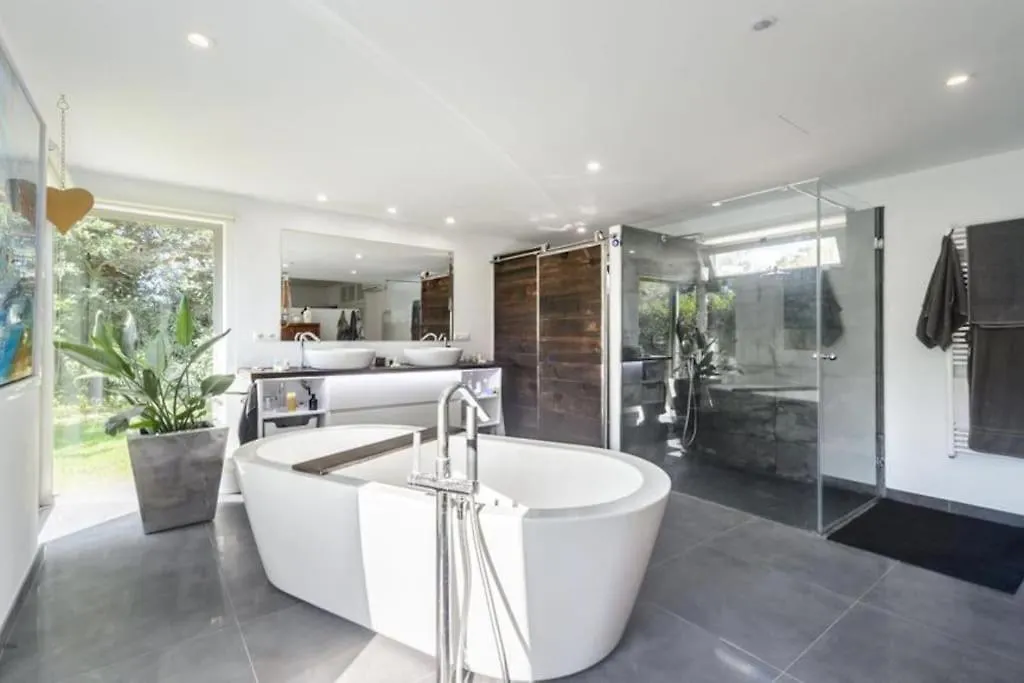 Stylish Ibiza Villa Near Beaches Private Pool & Lush Garden Cala Llonga