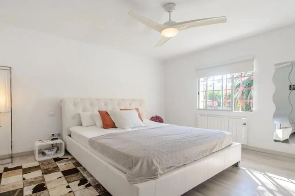 Stylish Ibiza Villa Near Beaches Private Pool & Lush Garden Cala Llonga   Cala Llonga (Ibiza)