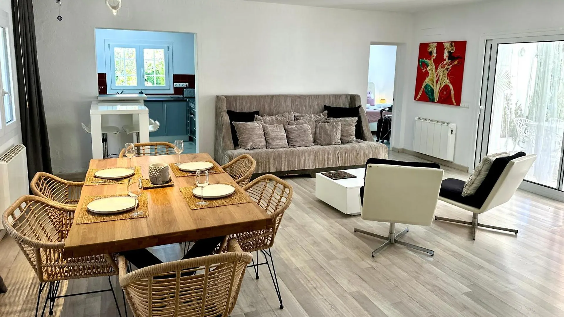 Stylish Ibiza Villa Near Beaches Private Pool & Lush Garden Cala Llonga