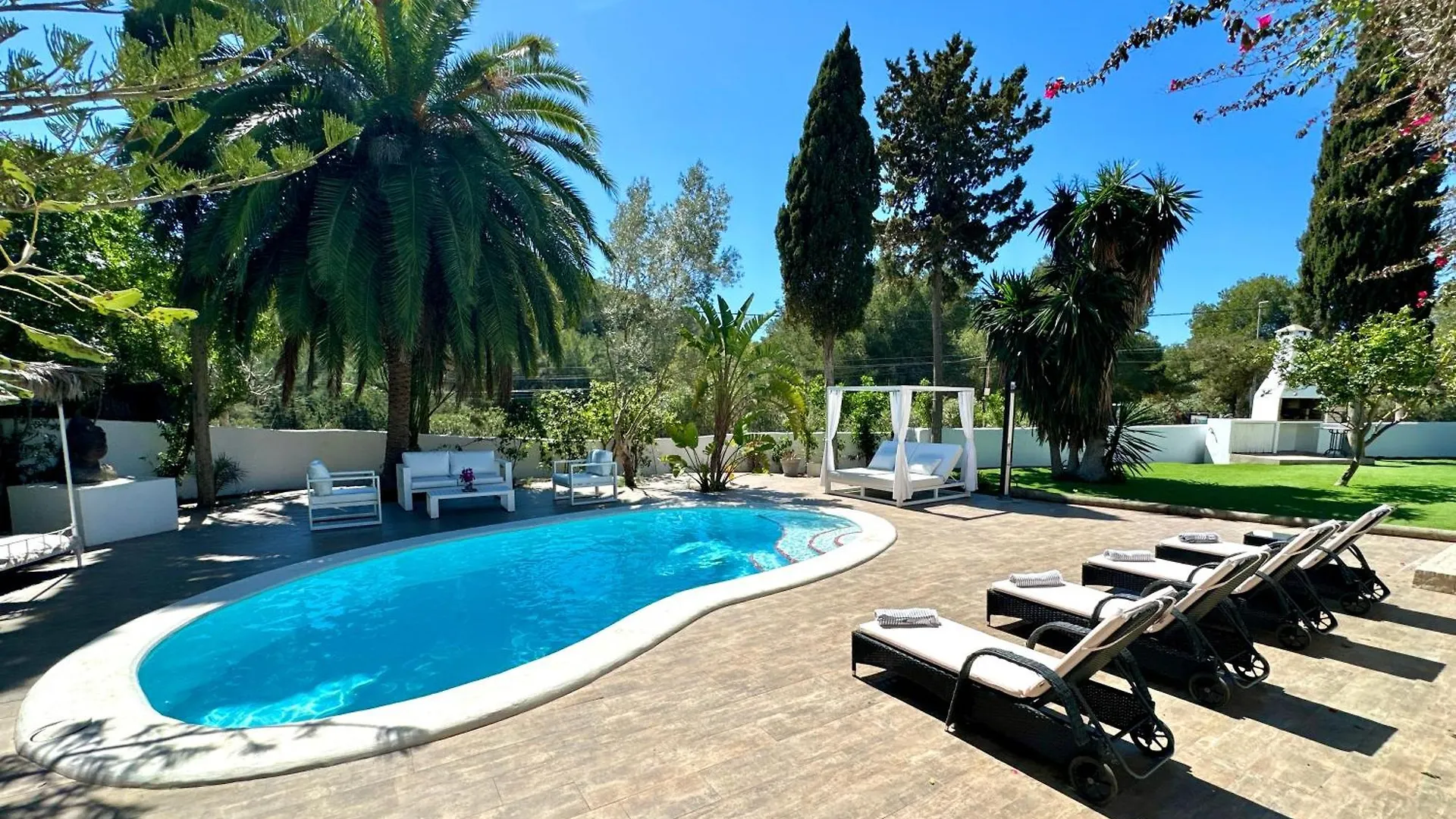 Stylish Ibiza Villa Near Beaches Private Pool & Lush Garden Cala Llonga  Spain