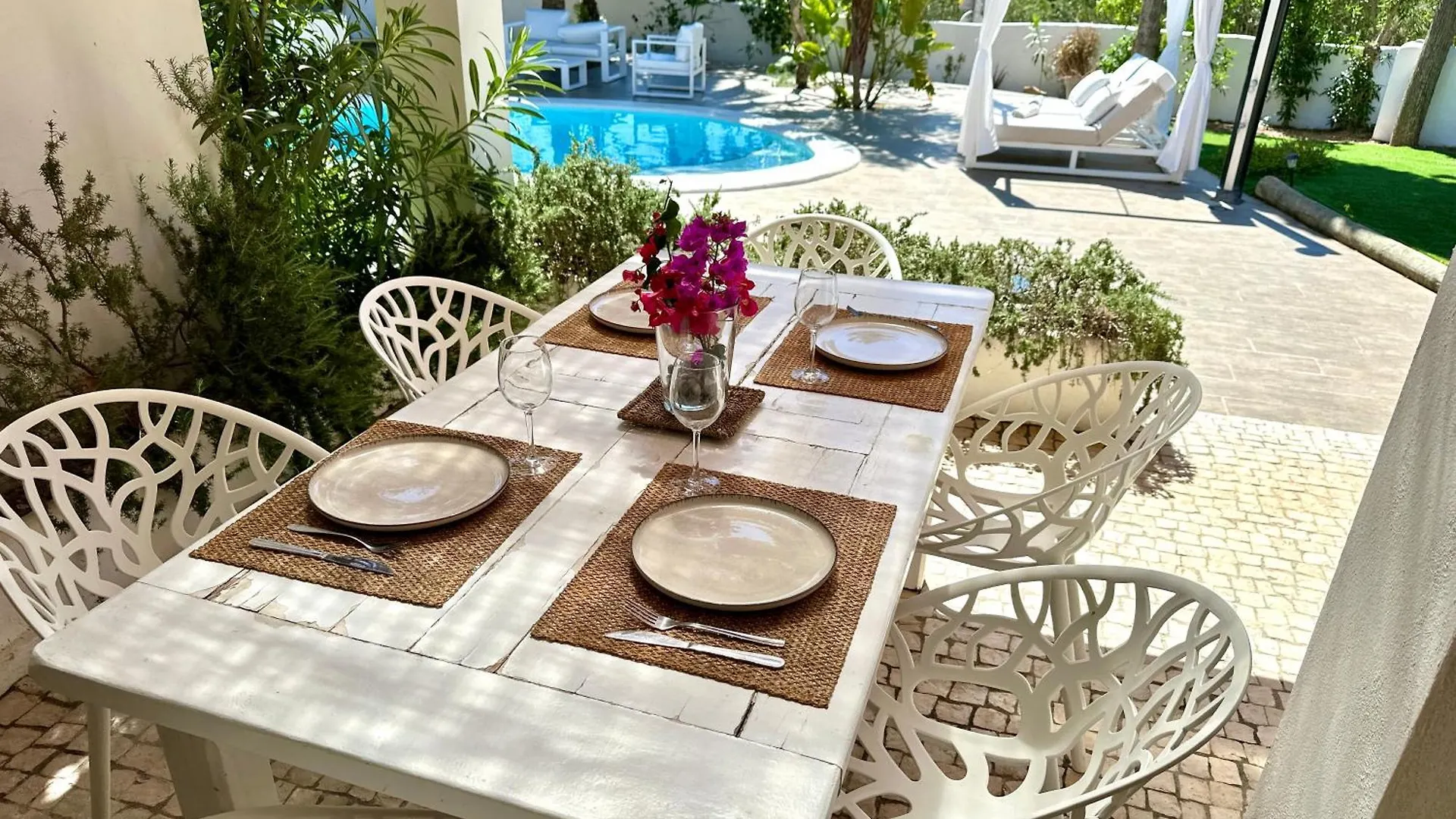 Stylish Ibiza Villa Near Beaches Private Pool & Lush Garden Cala Llonga  0*, Cala Llonga (Ibiza) Spain