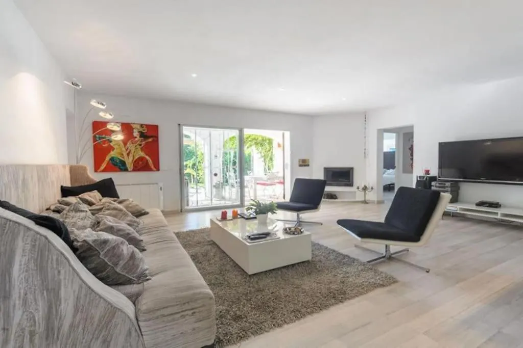 Stylish Ibiza Villa Near Beaches Private Pool & Lush Garden Cala Llonga  0*, Cala Llonga (Ibiza) Spain